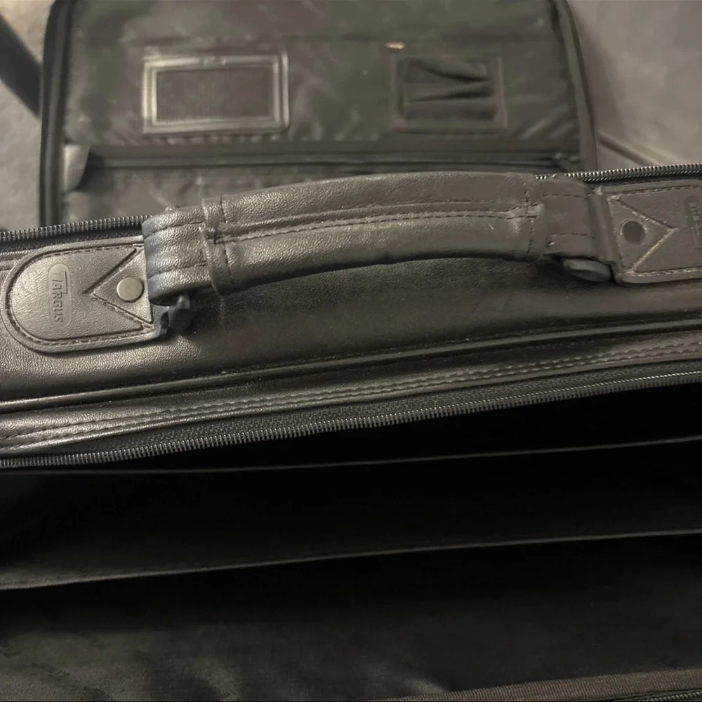 VTG Genuine Leather Laptop Bag Targus CEO Briefcase Executive Travel 16”